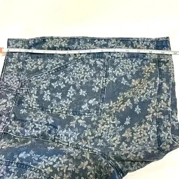 Calvin Klein Women's Shorts Cotton Summer Breathable Floral Vacation Hike Beach - Picture 5 of 8